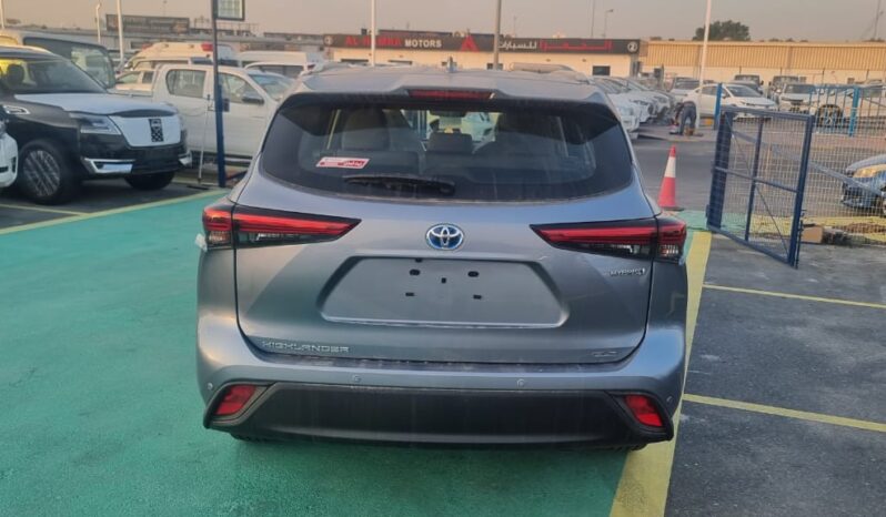 2024 Toyota Highlander 2.5 L inline‑4 Hybrid Grey Beige