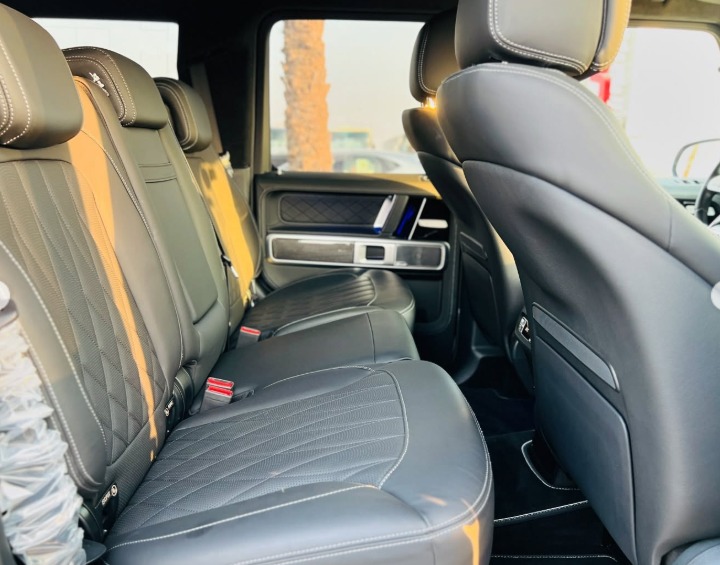 2020 MERCEDES BENZ G 63 AMG 4.0-liter V8 biturbo Engine Black White