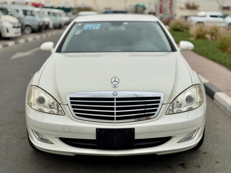 2008 Mercedes-Benz S 350 3.5-liter 6 cylinders Engine White Black