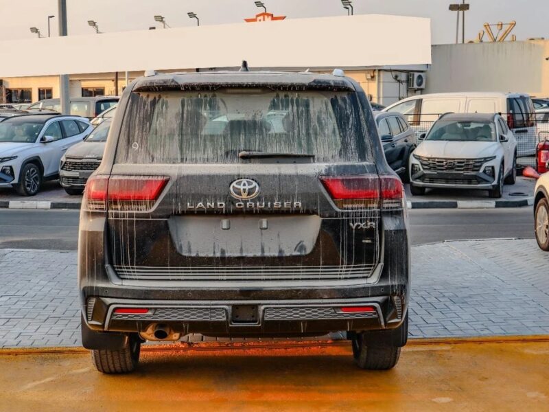 2025 Toyota Land Cruiser Toyota Land Cruiser 300 Series VXR 4.0L Black Beige