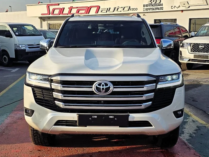 2025 Toyota Land Cruiser VX 3.5l litre Turbo 6 Cylinder Engine White Black