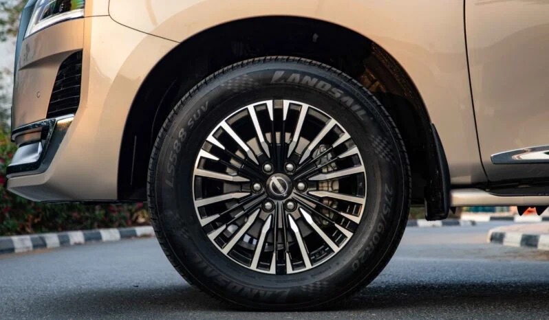 2022 Nissan Patrol SE Platinum 4.0L GCC Spec Gold Red