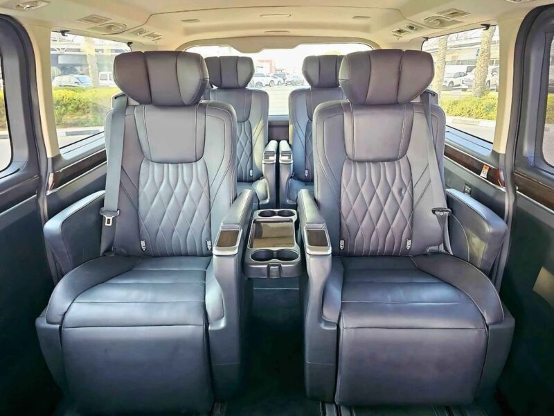 2023 Toyota Granvia PREMIUM 3.5 V6 GCC EXCELLENT CONDITION Black