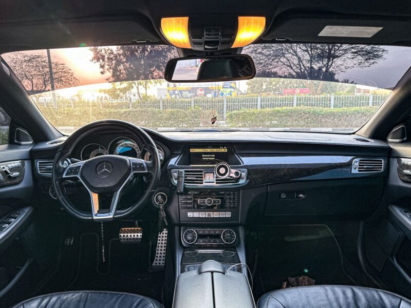 Mercedes-Benz CLS 550 2012 Mercedes-Benz CLS 550 RWD Silver