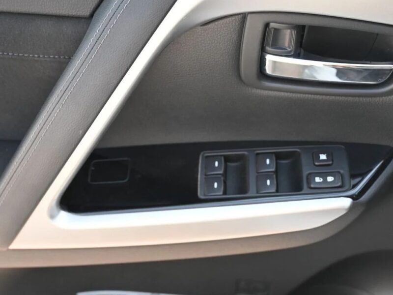 2023 Mitsubishi Pajero MITSUBISHI PAJERO SPORT 2.5L AMBULANCE 4WD A/T White Black