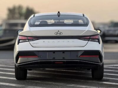 Hyundai Elantra 2025 Hyundai Elentra 1.5L CVT GLX Elite White Black