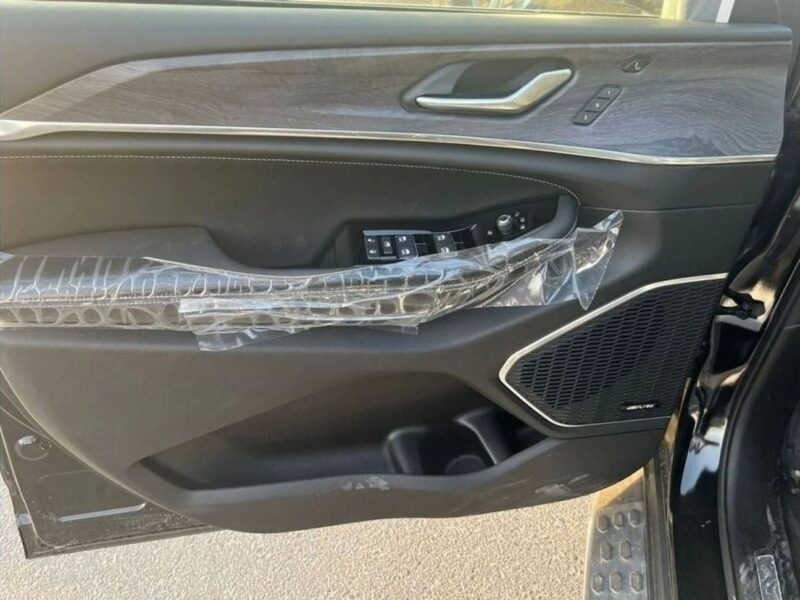 2024 Jeep Grand Cherokee Grand Cherokee Overland 3.6L Black GCC Specs