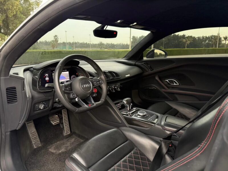 Audi R8 High Performance V10 Engine V10 2021 in Excellent Condition White