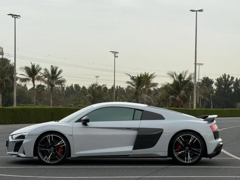 Audi R8 High Performance V10 Engine V10 2021 in Excellent Condition White