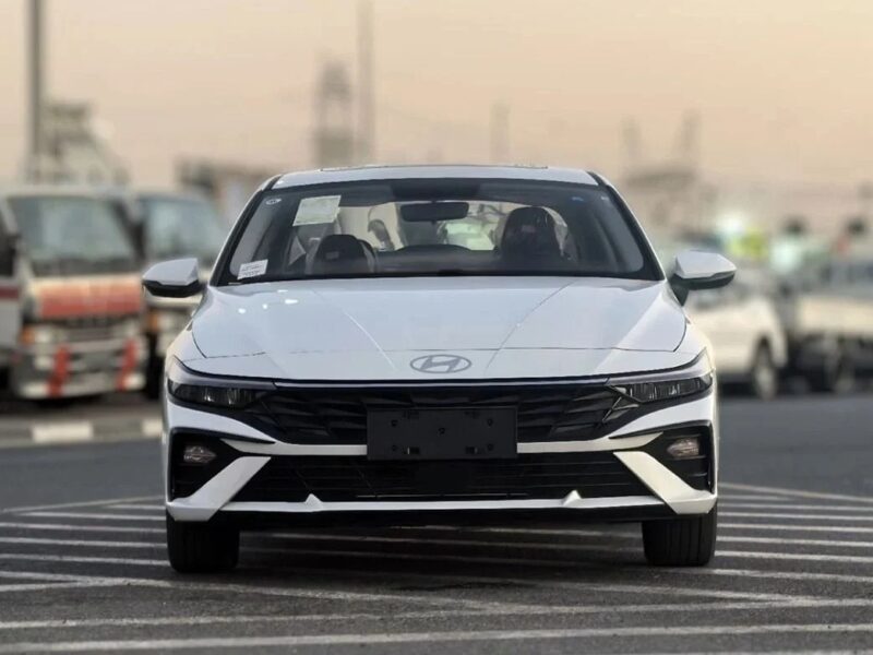 Hyundai Elantra 2025 Hyundai Elentra 1.5L CVT GLX Elite White Black