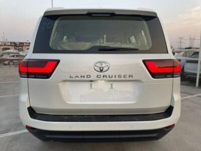 Toyota Land Cruiser TOYOTA LC300 3.5L VX EUROPE FULL OPTION 2022 White Beige
