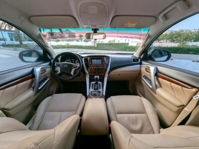 2017 Mitsubishi Montero Sport GLX 4WD GCC IN EXCELLENT CONDITION White Beige