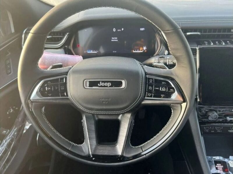 2024 Jeep Grand Cherokee Grand Cherokee Overland 3.6L Black GCC Specs