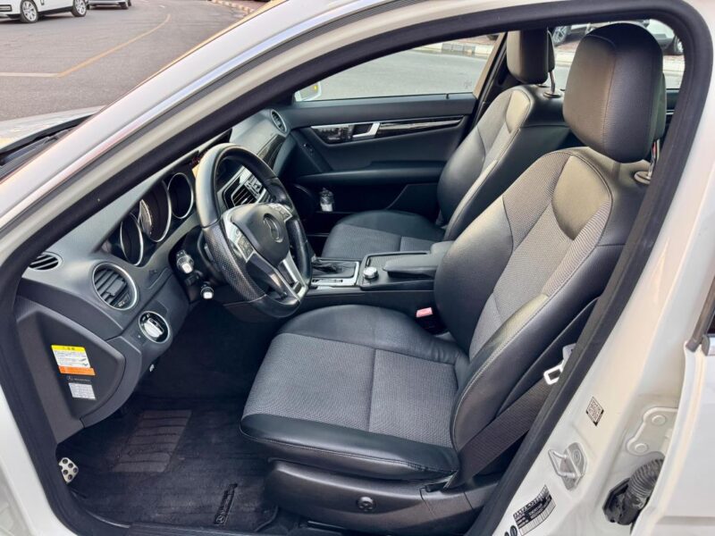 2014 Mercedes-Benz C300 V6 engine 3.5-liter White Grey