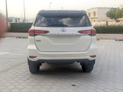 2022 Toyota Fortuner EXR 4X4 V4 2.7L GCC IN EXCELLENT CONDITION White Brown