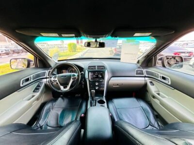 2014 Ford Explorer XLT SUV Neat and Clean Car Black