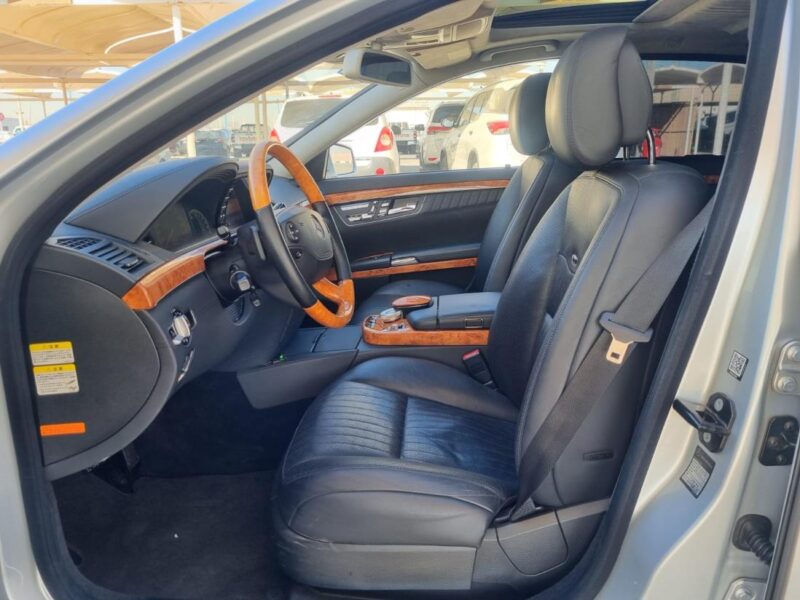 MERCEDES-BENZ S 600 2009 5.5-liter twin-turbo V12 Engine Silver Black