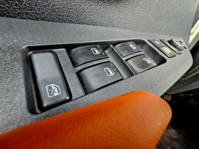 2023 Toyota Yaris SE 1.5 litre V4 Engine White Orange GCC Specs