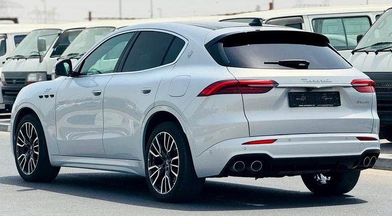 2023 Maserati Grecale Modena CLEAN TITLE FRESH Silver Red