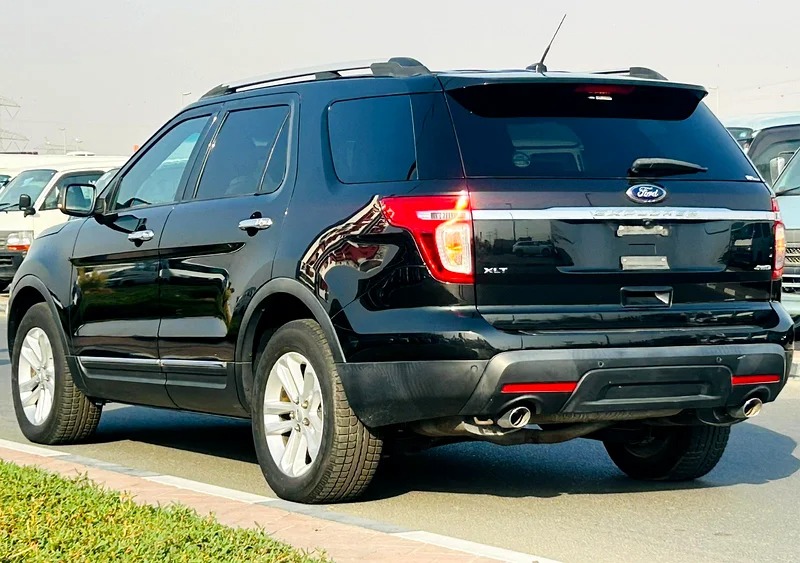 2014 Ford Explorer XLT SUV Neat and Clean Car Black