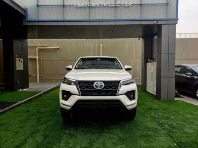 2018 Toyota Fortuner EXR V4 2.7L NEW SHAPE White Tan GCC Specs