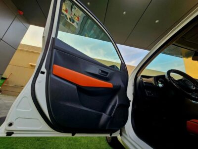 2023 Toyota Yaris SE 1.5 litre V4 Engine White Orange GCC Specs