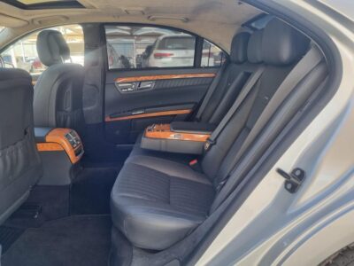 MERCEDES-BENZ S 600 2009 5.5-liter twin-turbo V12 Engine Silver Black