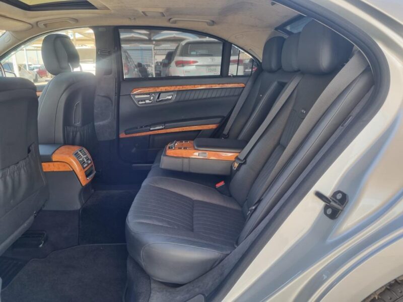 MERCEDES-BENZ S 600 2009 5.5-liter twin-turbo V12 Engine Silver Black