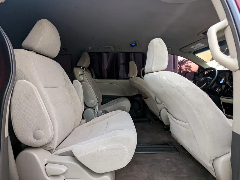 2015 Toyota Sienna LE Mid Option in Perfect Condition Red Beige