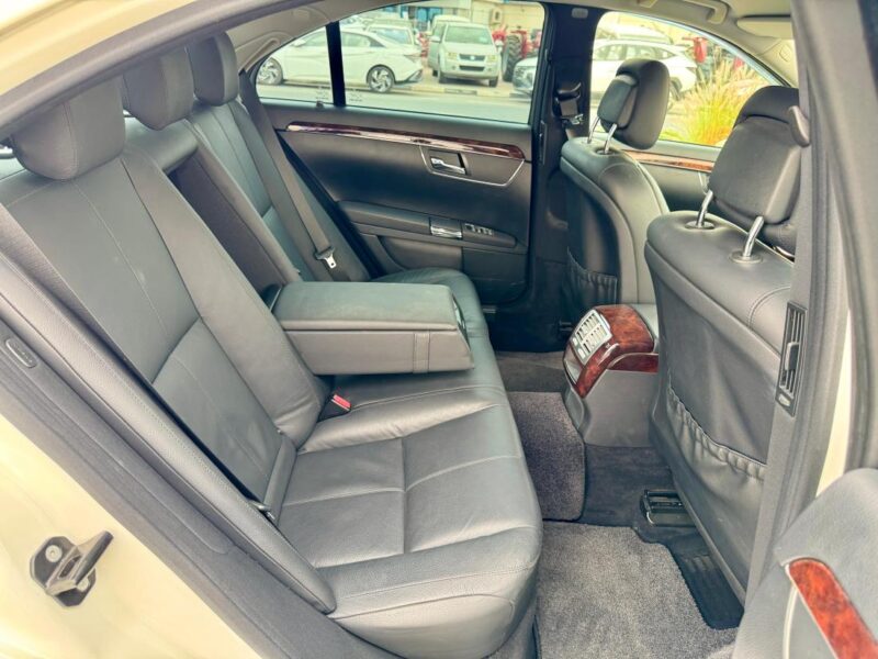 2008 Mercedes-Benz S 350 3.5-liter 6 cylinders Engine White Black