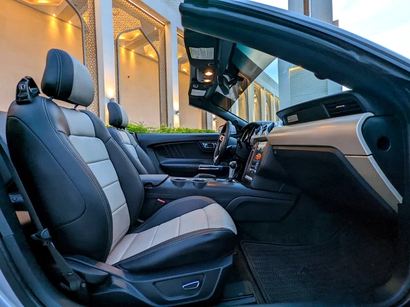 2016 Ford Mustang Ecoboost Immaculate Condition with Shelby Body Kit Silver Black