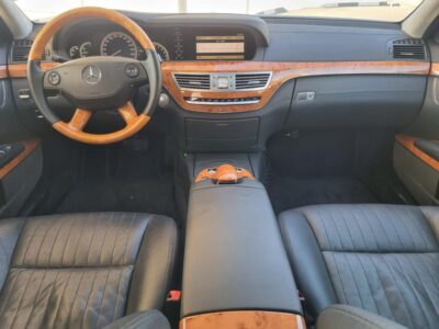 MERCEDES-BENZ S 600 2009 5.5-liter twin-turbo V12 Engine Silver Black