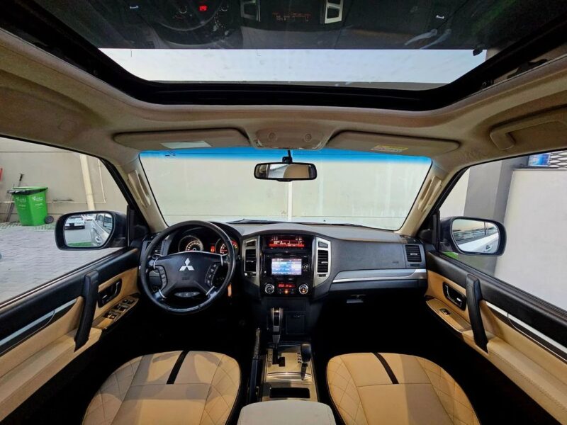 2022 Mitsubishi Pajero GLX 3.0L V6 Engine 4WD Grey Beige GCC Specs