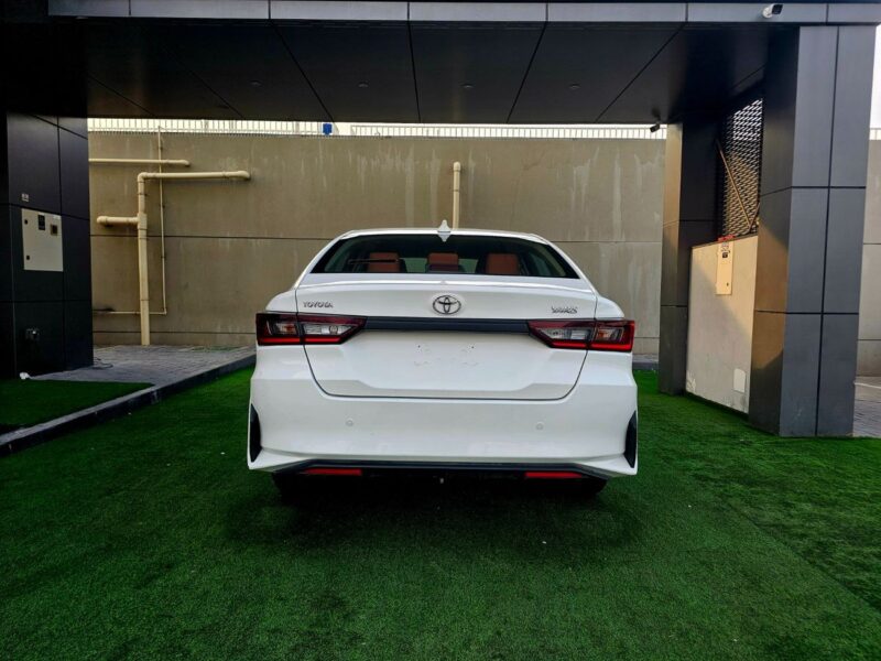 2023 Toyota Yaris SE 1.5 litre V4 Engine White Orange GCC Specs