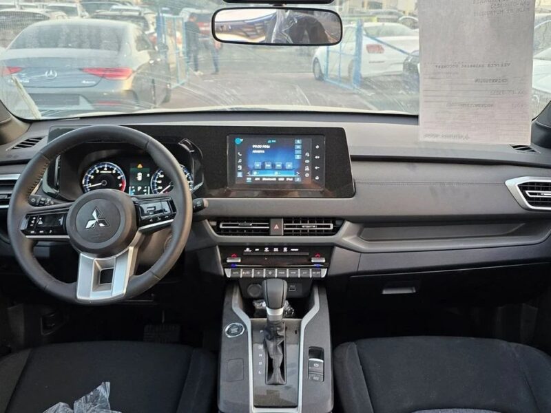 Mitsubishi Xforce 2025 Mitsubishi Xforce 1.5L AT Petrol Grey Black