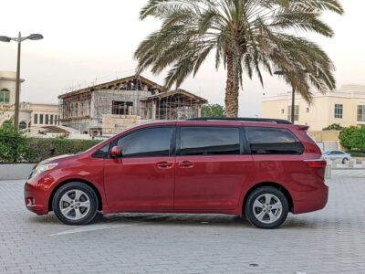 2015 Toyota Sienna LE Mid Option in Perfect Condition Red Beige
