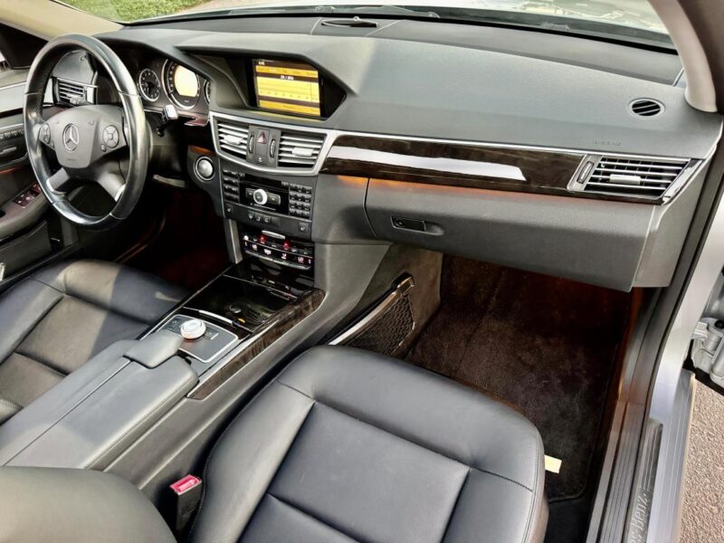2009 Mercedes-Benz E 350 3.5 Liters V6 Engine Silver Black