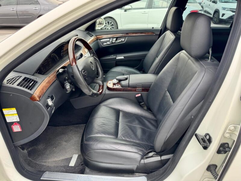 2008 Mercedes-Benz S 350 3.5-liter 6 cylinders Engine White Black