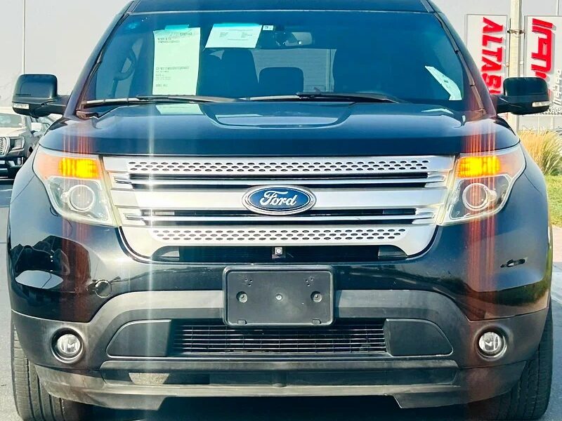 2014 Ford Explorer XLT SUV Neat and Clean Car Black