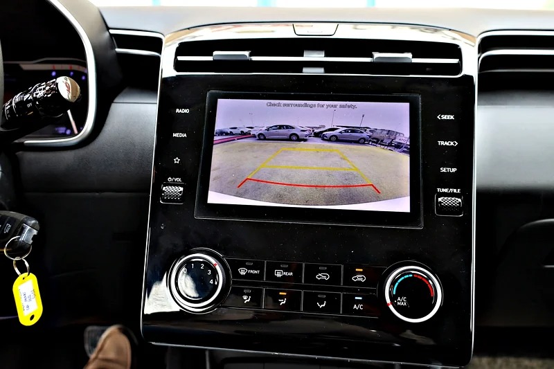 2022 Hyundai Tucson T-GDI Smart 4 Cylinder Engine GCC Specs White Black