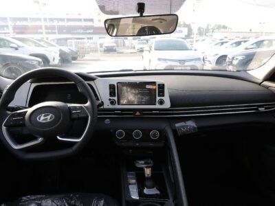 2025 Hyundai Elantra 4 Cylinder Engine Grey Black