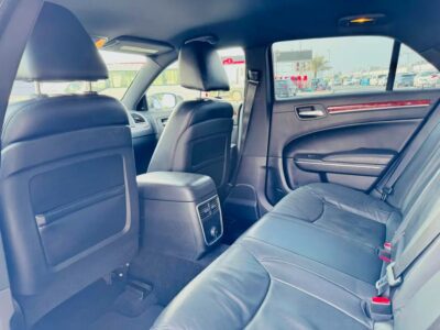 2012 Chrysler 300C Limited 6 Cylinder Engine CLEAN CAR White Black