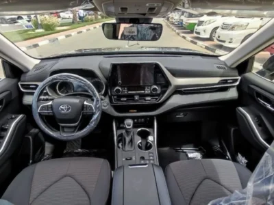 Toyota Highlander GLE 2.5L Hybrid 2023 4WD SUV Grey Black GCC Specs