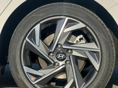 2025 Hyundai Elantra 2025 Hyundai Elantra 1.5L Full Options White Black