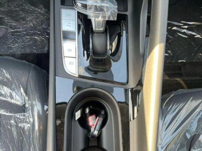 2025 Hyundai Elantra 2025 Hyundai Elantra 1.5L Full Options White Black