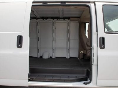 Heavy-Duty 2025 GMC Savana 2500 EXT Cargo 6.6L V8 GCC Spec White Grey