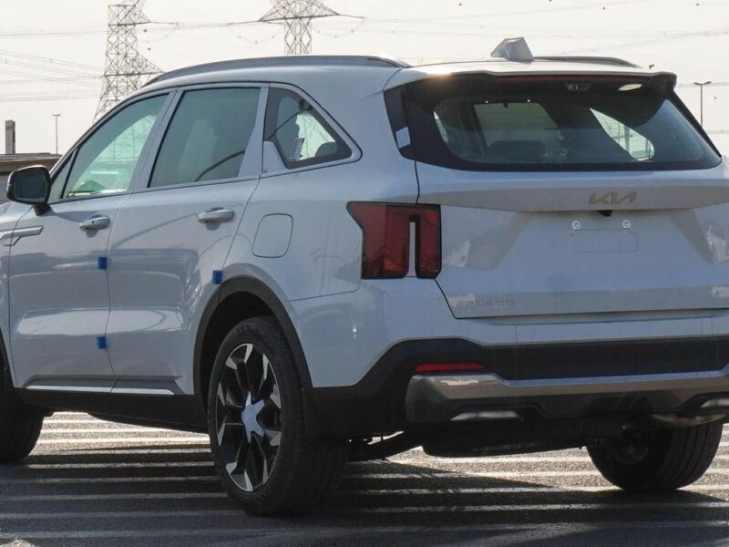 2025 Kia Sorento 3.5 litre V6 Engine White Beige GCC Specs
