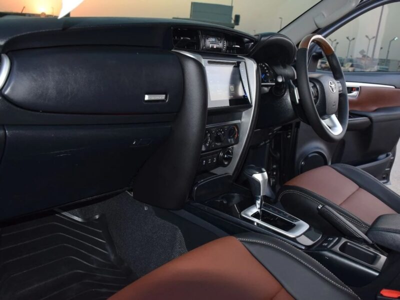 2017 Toyota Fortuner 2.8 litre 4 Cylinder Engine RHD Grey Brown