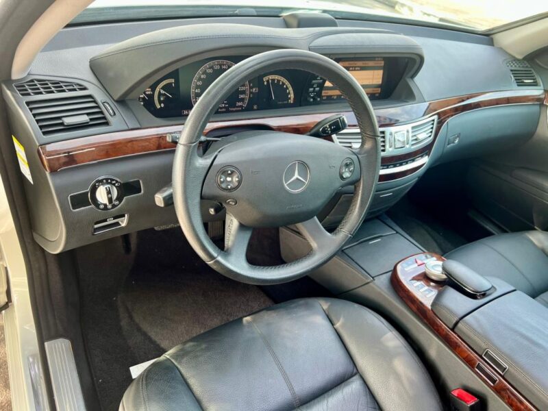 2008 Mercedes-Benz S 350 3.5 liters V6 Engine White Black