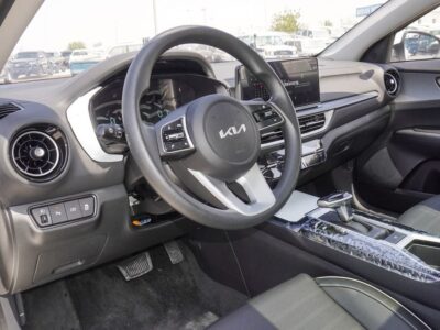 2024 Kia K3 Kia K3 Automatic 4 Cylinder Engine White Black